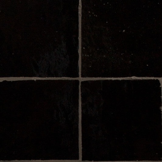 Noir — azulejo de zellige, Les Ateliers Zelij