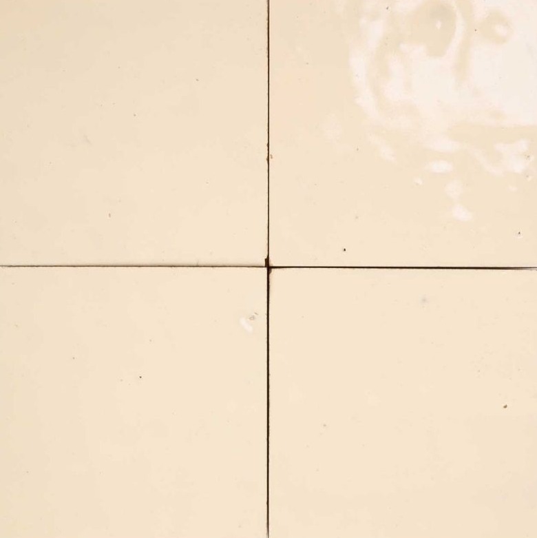 Blanc Laiteux — azulejo de zellige, Terre de Zellige